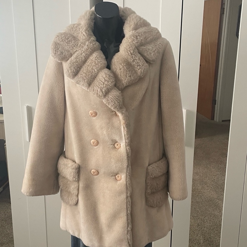 Women's Faux Fur Trimmed Coat